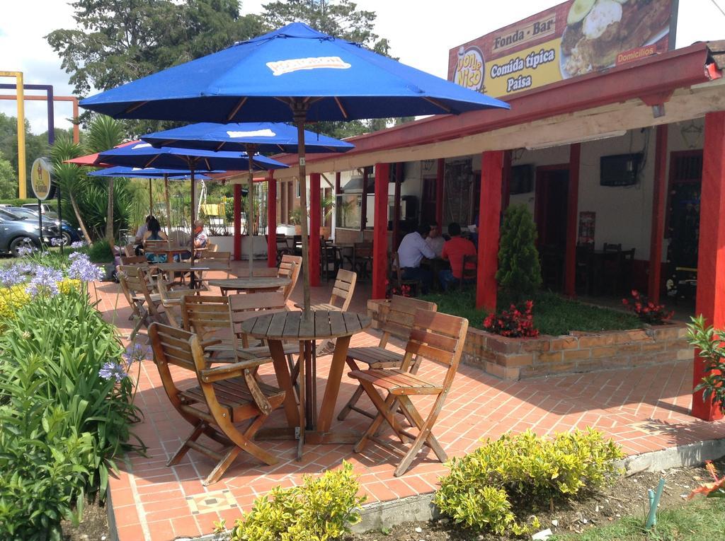 Hostal El Hangar Rionegro Ngoại thất bức ảnh