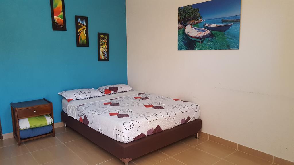 Hostal El Hangar Rionegro Ngoại thất bức ảnh