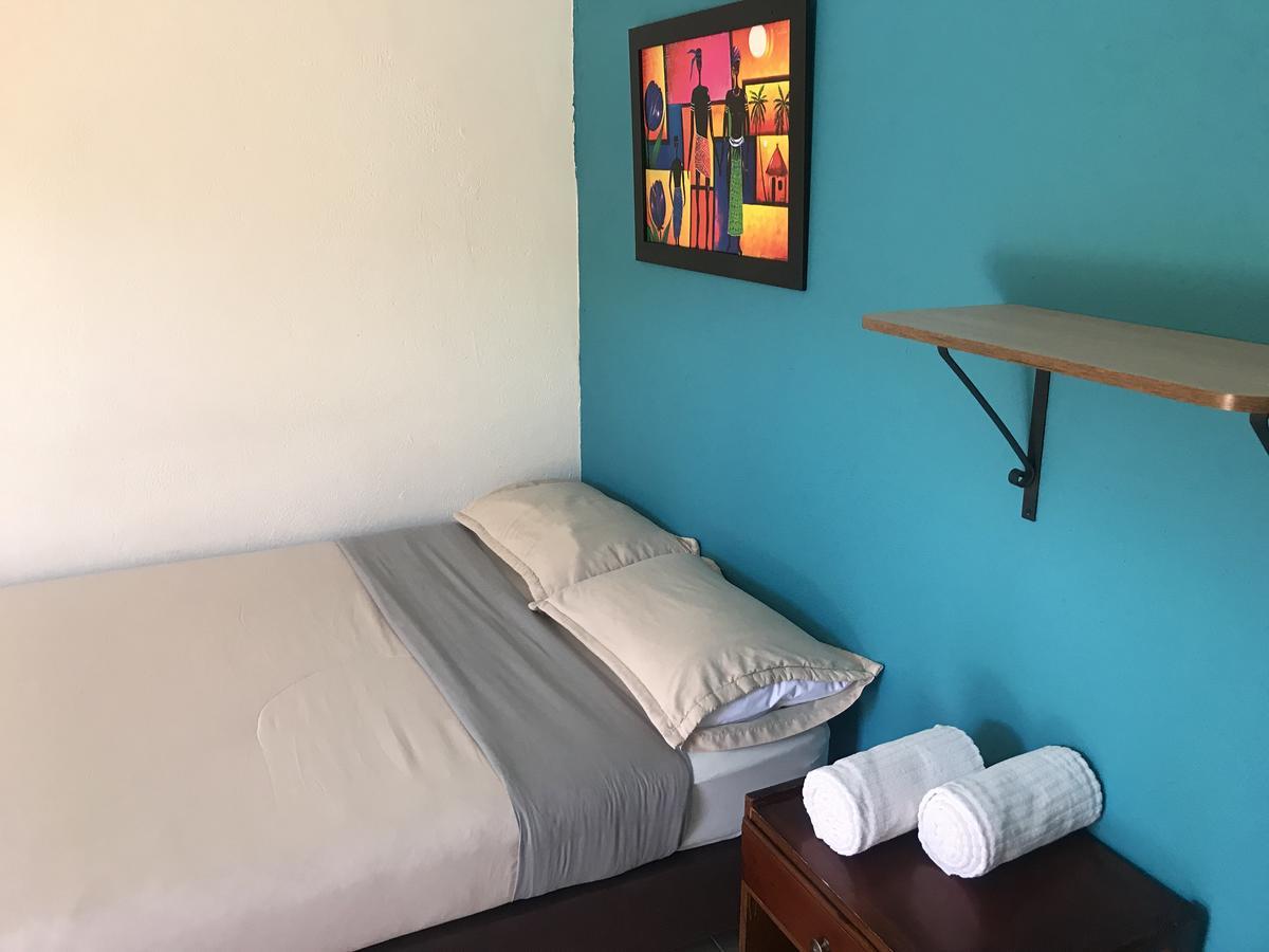 Hostal El Hangar Rionegro Ngoại thất bức ảnh